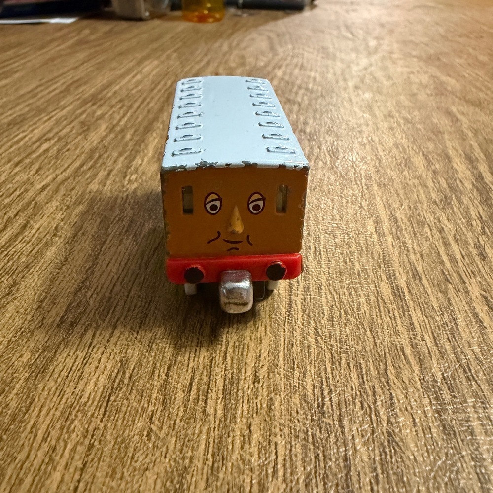 Learning Curve Thomas & Friends Clarabel Coach Diecast Train 2002 Orange Gullane